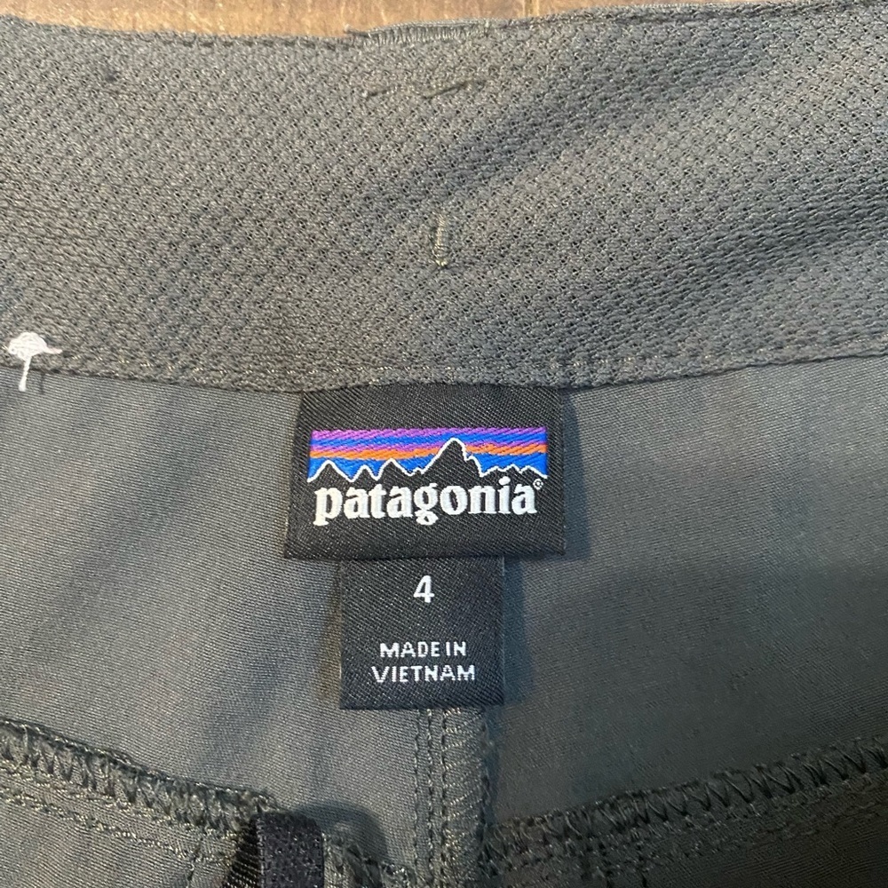 Patagonia Quandary hiking shorts - Picture 3 of 7